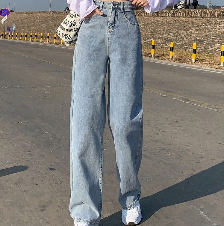 women baggy jeans